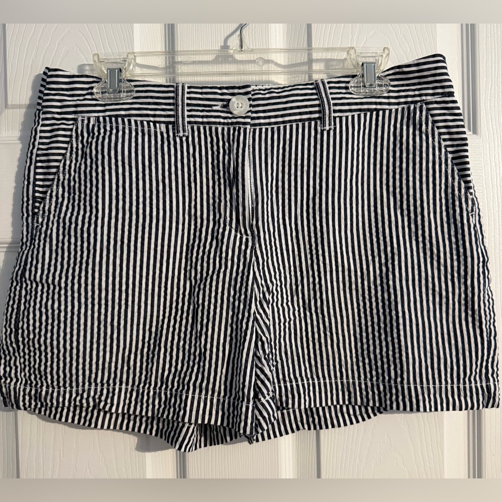 Crown & Ivy Navy Stripe Seersucker Shorts – Size 8